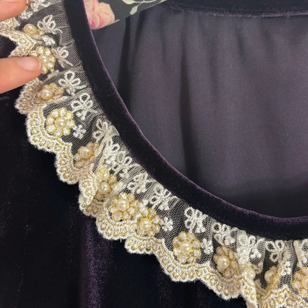 Purple Velvet Scoop Neck Lace+Pearl Embellished Neckline Puff Sleeve Top Size M - Picture 5 of 16